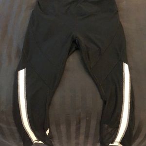 Capri black n white sheer leggings